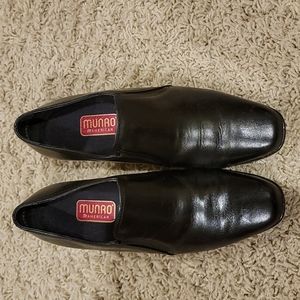 Munro Liz Black 6.5 M